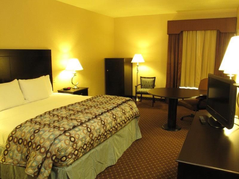 La Quinta By Wyndham Ne Long Beach/Cypress Hawaiian Gardens Oda fotoğraf