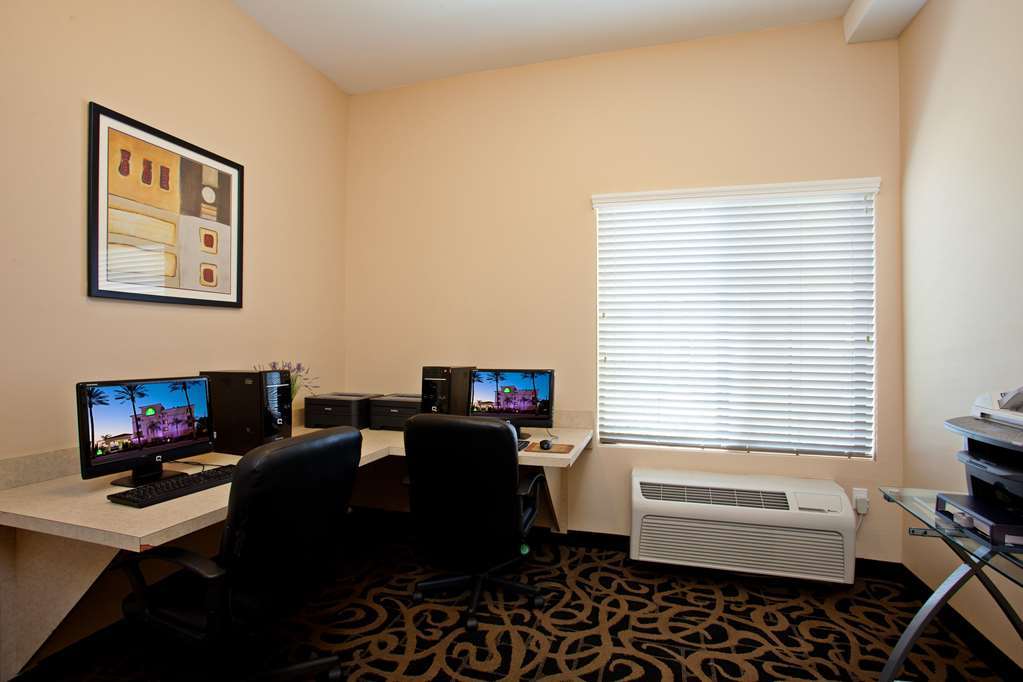 La Quinta By Wyndham Ne Long Beach/Cypress Hawaiian Gardens Konforlar fotoğraf